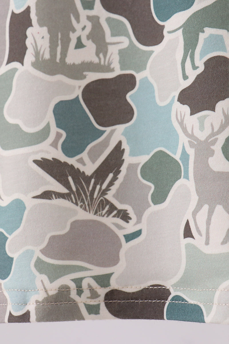 Camouflage duck print pocket top